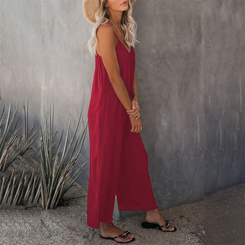 Mannequin displaying a loose-fit wide-leg jumpsuit, great for versatile summer fashion & comfort