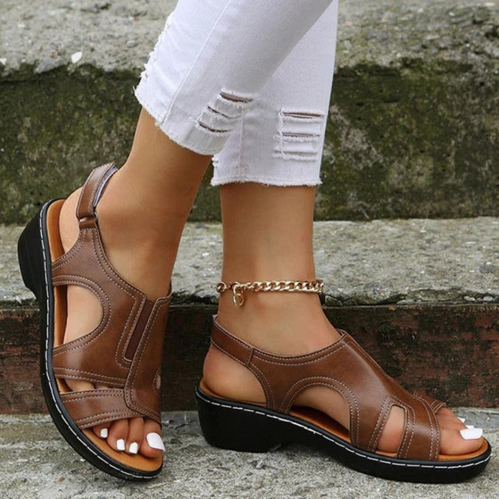 Women's everyday comfort sandals with robust arch support to relieve foot pain & enhance balance.