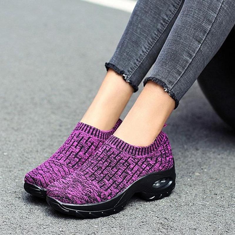 Detail of slip-resistant sole on Women's Comfort Walking Shoes for secure everyday wear