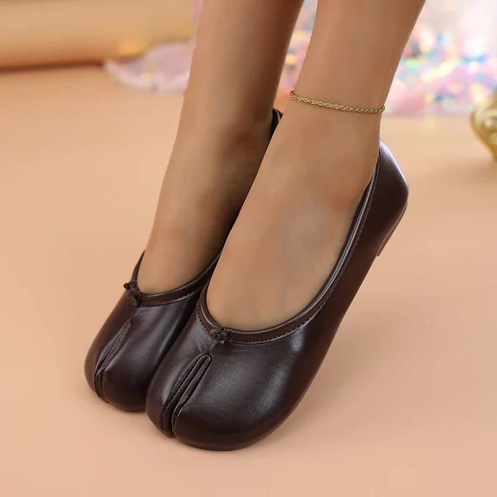 Versatile women's slip-on tabi flats, blending fashion and comfort seamlessly.