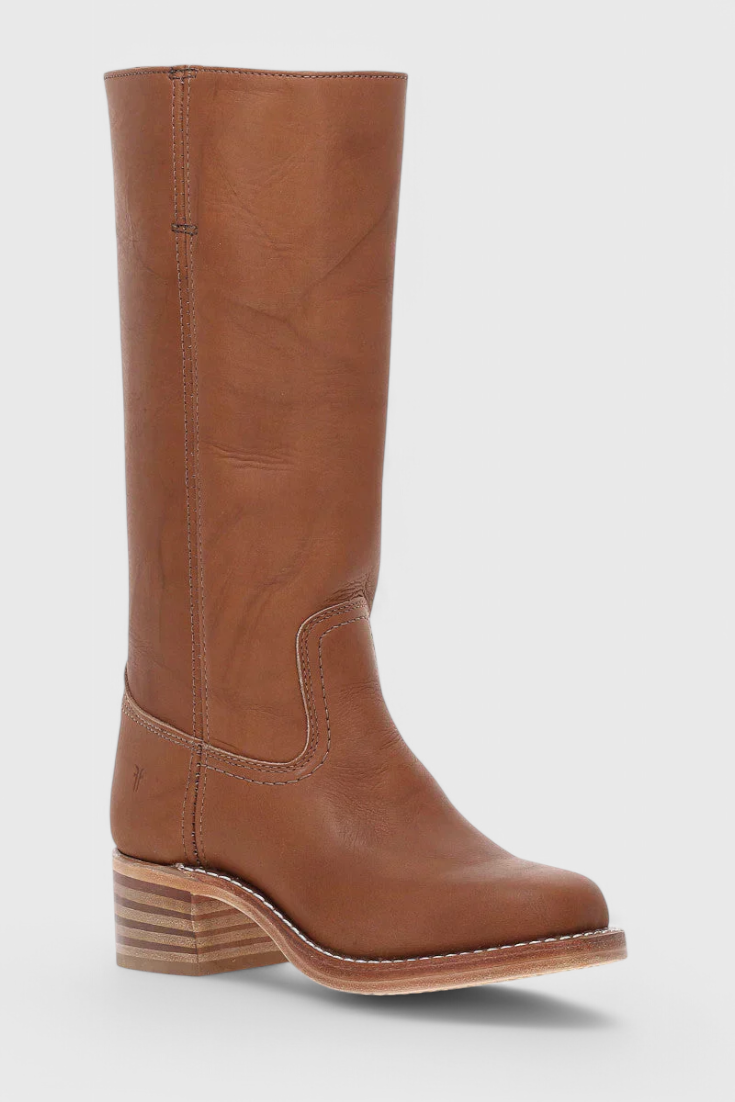 Comfortable women's heeled boots in soft leather, knee-high design for warmth and style.