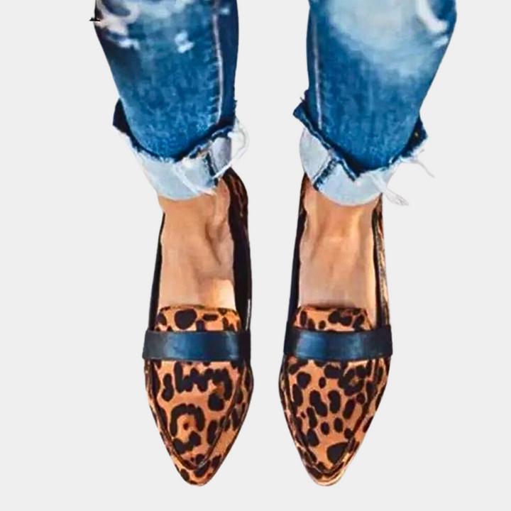 Stylish women's slip-on loafers with a chic pointed toe. Comfortable flats for effortless everyday fashion.