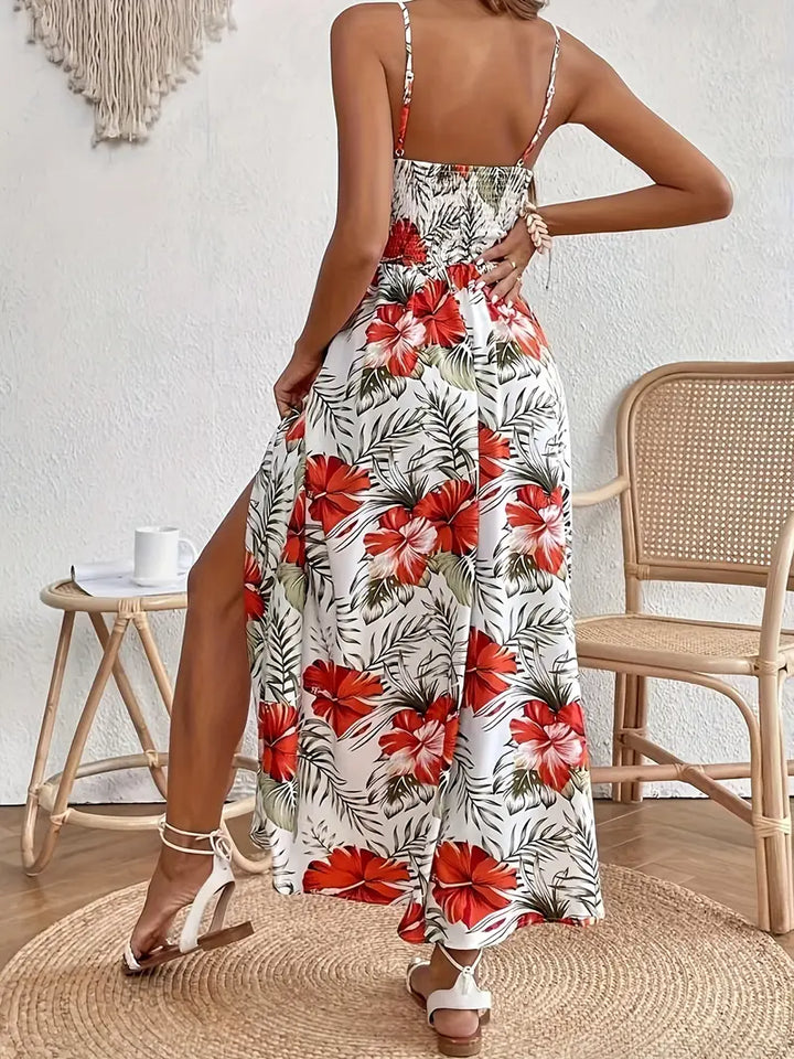 Fashionable women's boho tropical maxi dress with V-neck and crochet, a chic option for wedding guests & parties.
