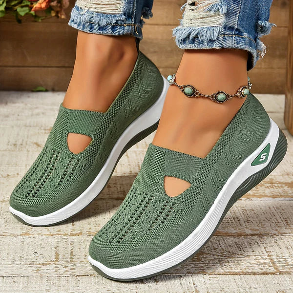 Lightweight women's walking shoes, slip-on style, featuring a comfortable and breathable knit design