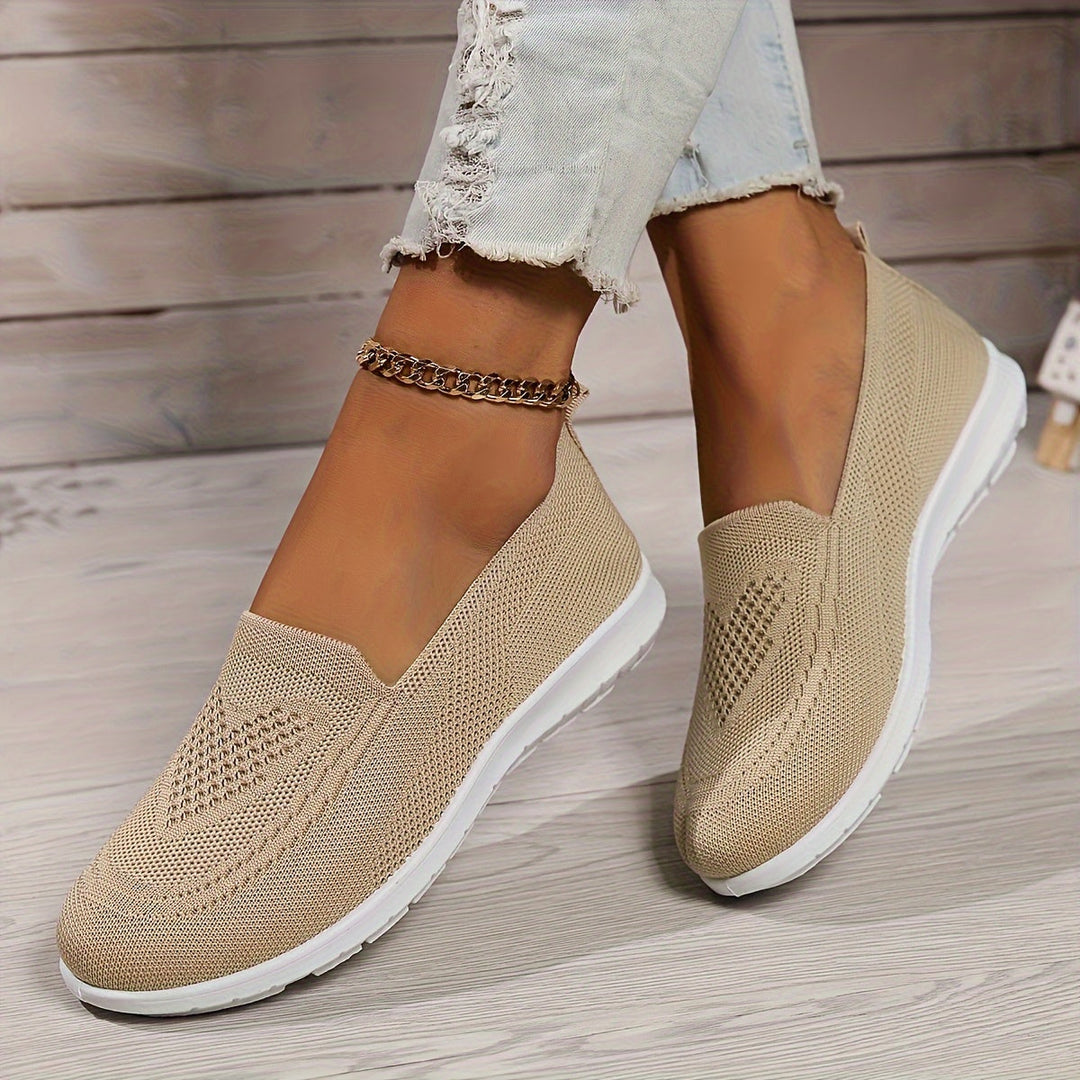 Versatile women's flatform loafers with breathable design & round toe for summer casual wear.