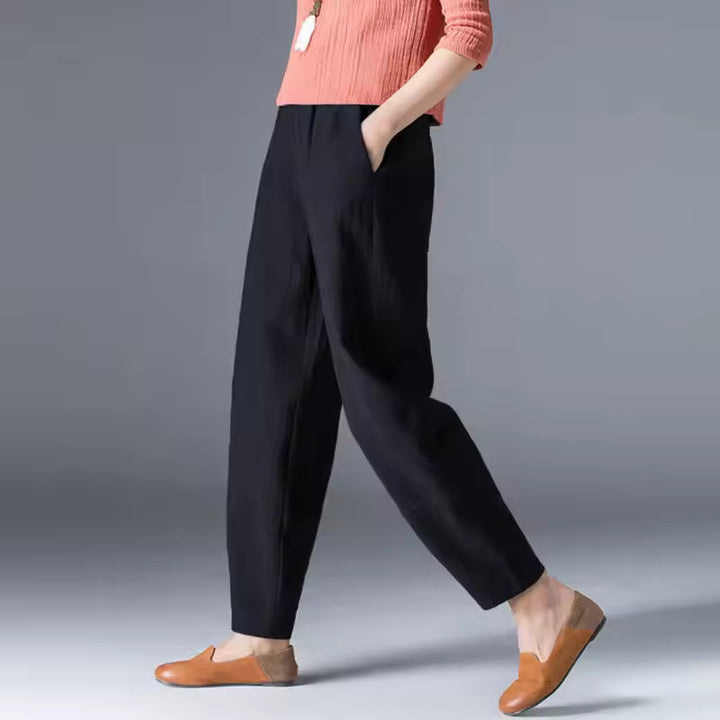 Women's casual summer pants, ankle-length and breathable, designed for effortless style and travel.