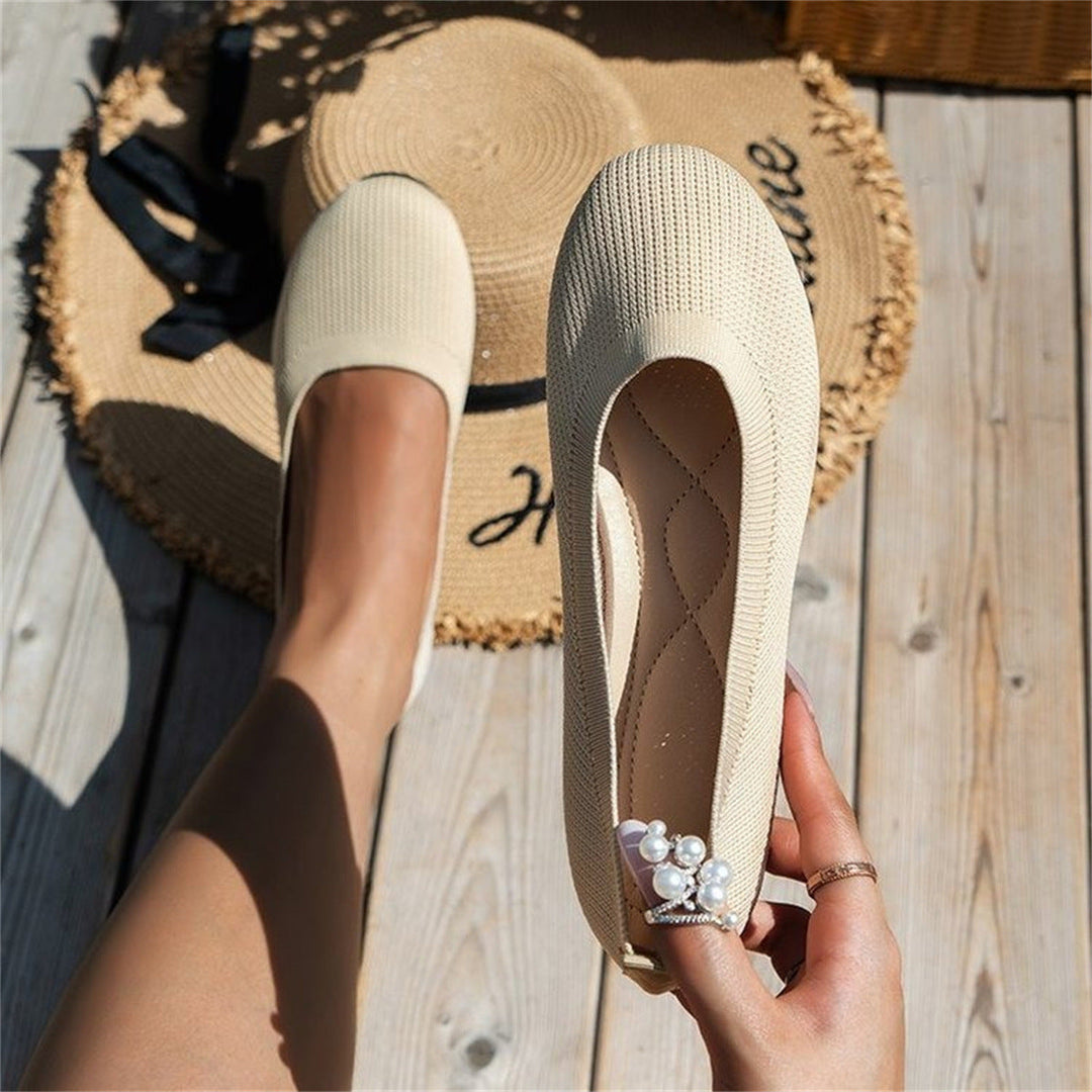 Stylish women's orthopedic flats, comfort ballerinas offering elegant support for active lifestyles.