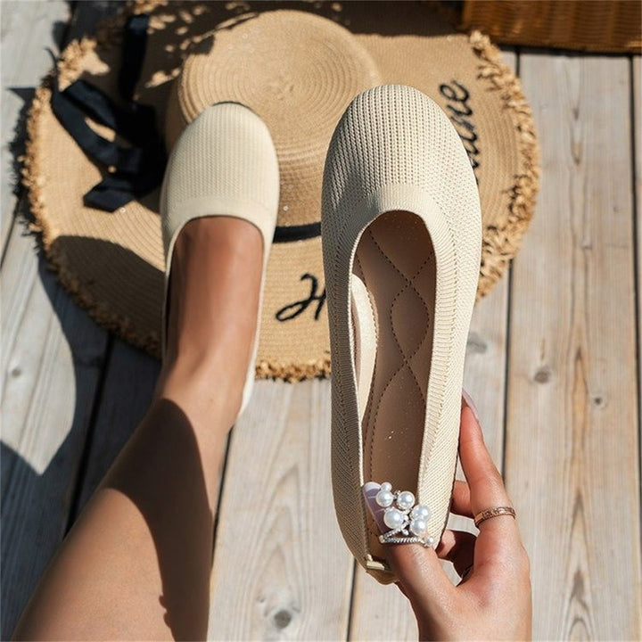 Stylish women's orthopedic flats, comfort ballerinas offering elegant support for active lifestyles.