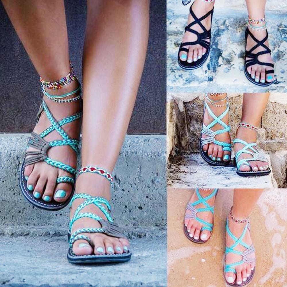 Comfortable women's beach sandals featuring an eye-catching palm leaf design, versatile and trendy.