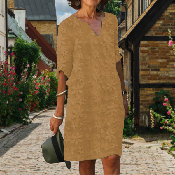 Spring/summer women's dress: V-neck floral midi for casual and stylish daily wear.