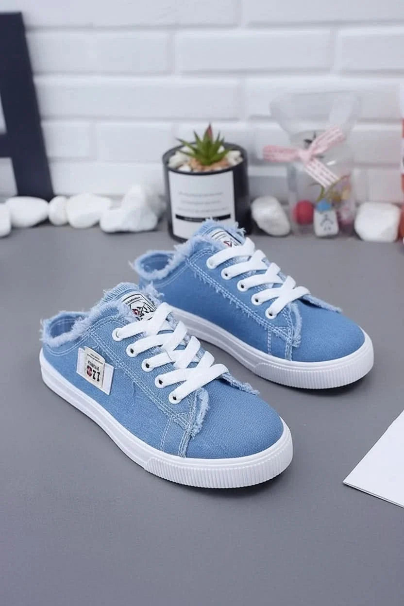 Supportive women's high-top casual sneakers. Lightweight design for comfortable daily wear and streetwear looks.