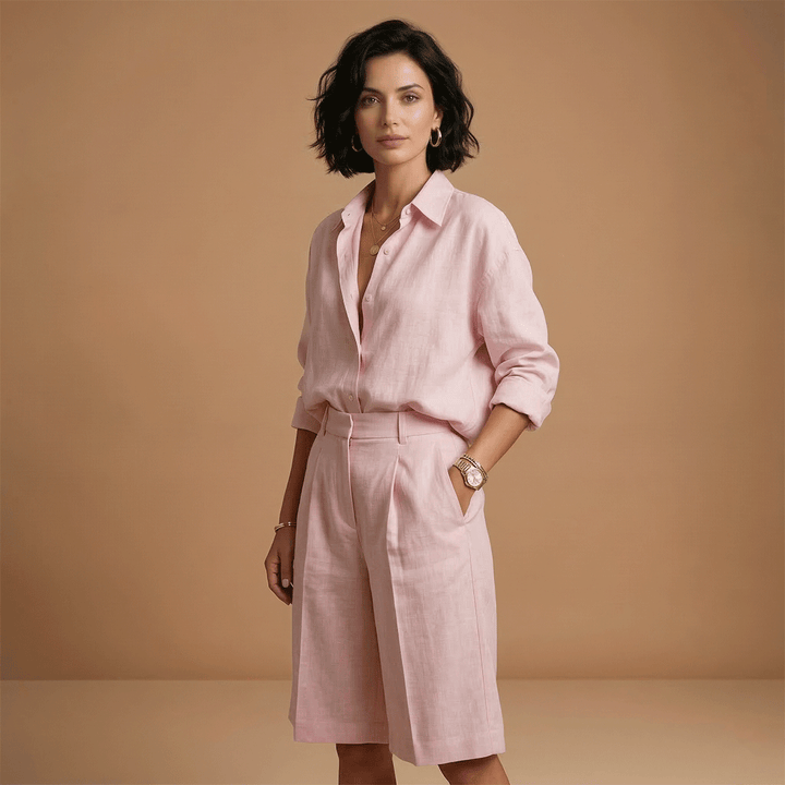 Comfortable women's travel wear: a long sleeve top and high-waist shorts set, designed for casual outings.