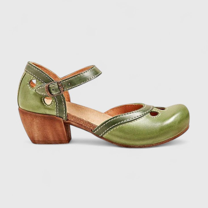 Women's breathable open-toe sandals. Casual walking footwear designed for comfort during summer outdoor activities.