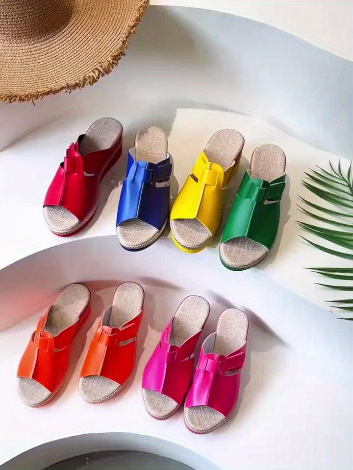 Comfortable and stylish women's casual sandals for everyday summer wear.