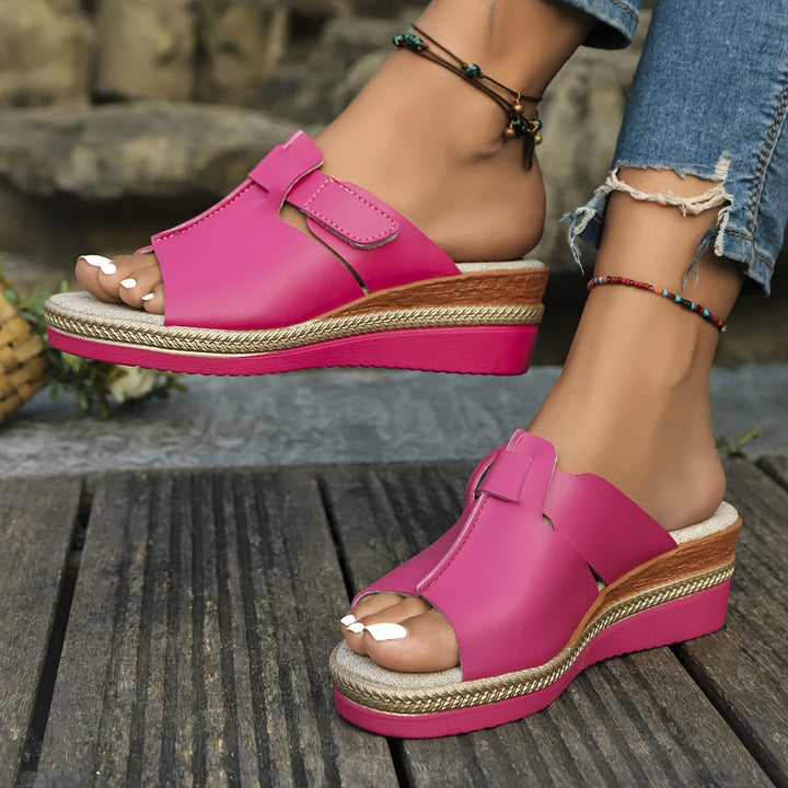 Chic women's walking sandals, perfect blend of style and comfort for daily casual wear.