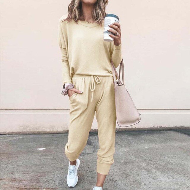Comfortable womens two piece loungewear set, perfect for everyday casual wear and relaxation.