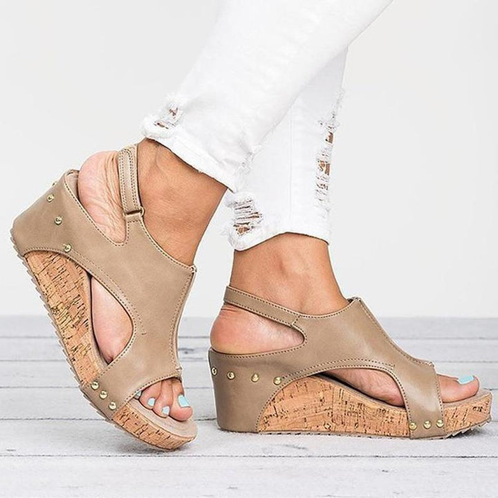 Women's platform wedge sandals, a comfortable and trendy casual footwear option