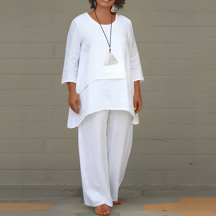 Women's chic 2-piece linen shorts set. Comfortable, breathable summer wear for casual outings & vacation.