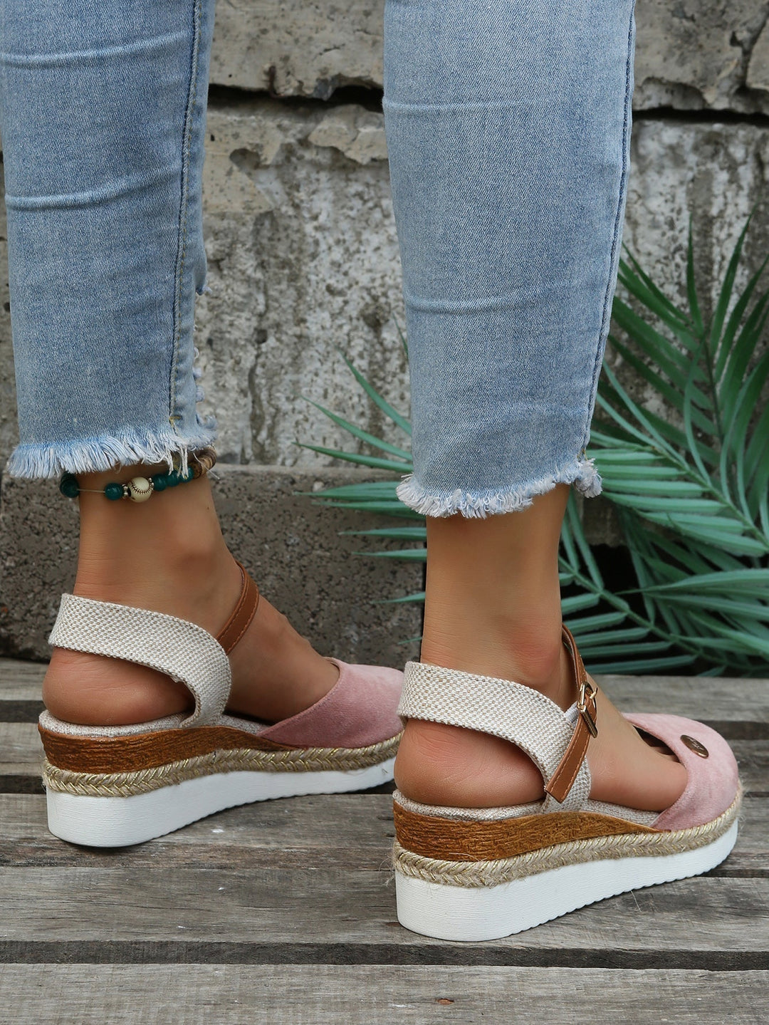 Comfortable heeled platform espadrille sandals for women. Chic summer shoes offering elevated style & fashion.