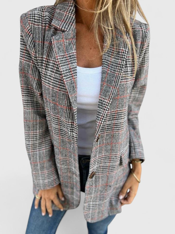 Women's classic plaid boyfriend blazer, oversized fit for effortless style and professional look.