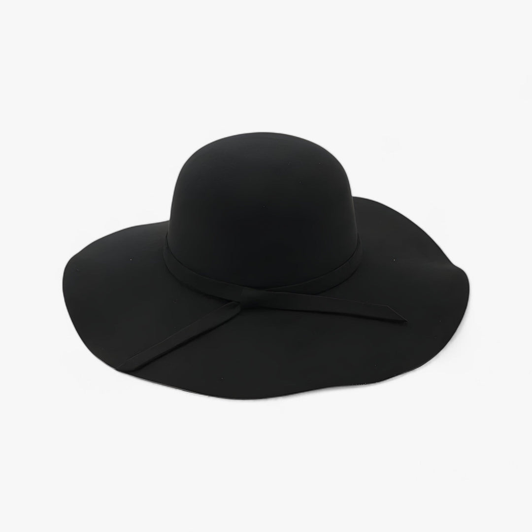 Vibrant red wool felt fedora hat for women, a stylish and warm accessory.
