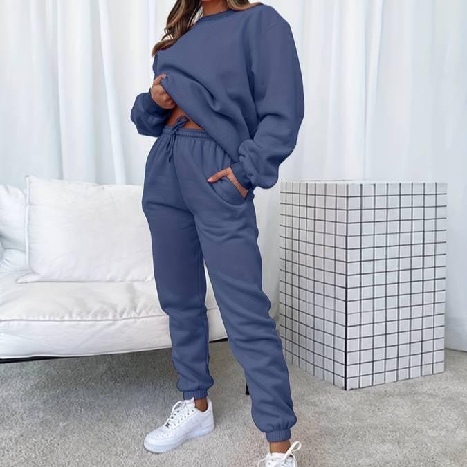 Womens fashion: stylish and comfortable jogger set, perfect for a relaxed athleisure look.