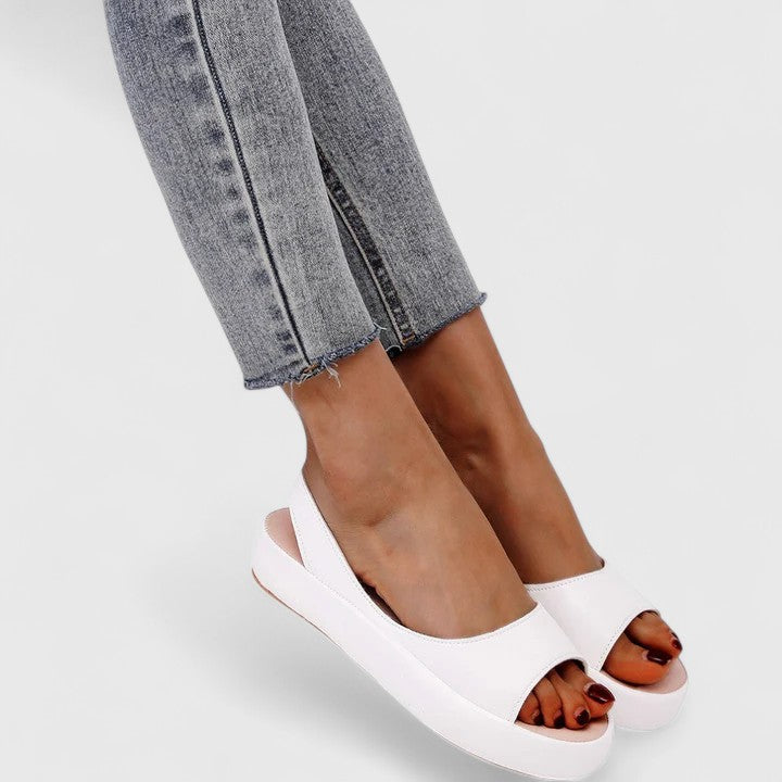 Stylish and comfortable women's sandals with orthopedic arch support for summer.