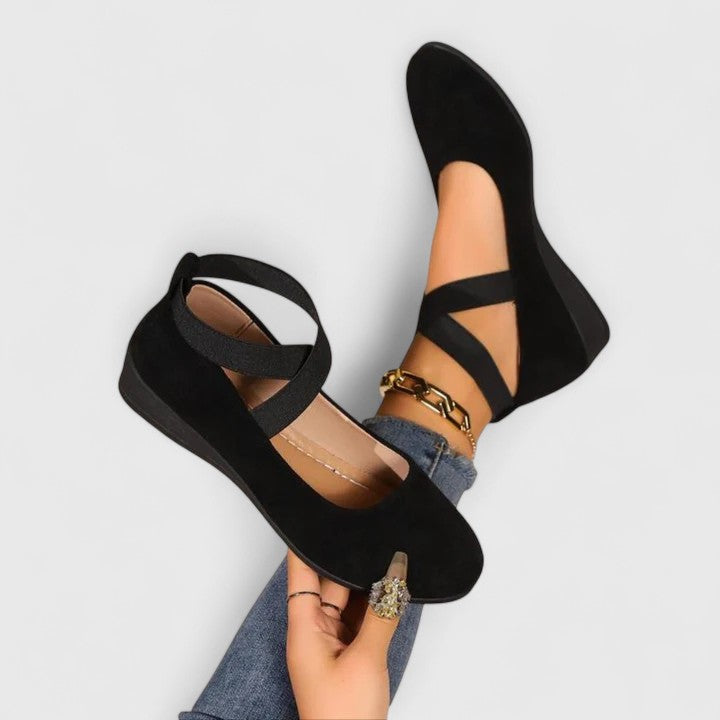 Women's comfortable orthopedic slip-on shoes with arch support, ideal for daily wear & walking. Promotes foot health.
