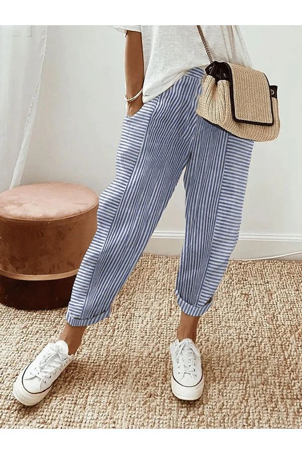 Stylish women's relaxed fit pants for versatile daily wear. Comfortable ladies bottoms with an effortless look.