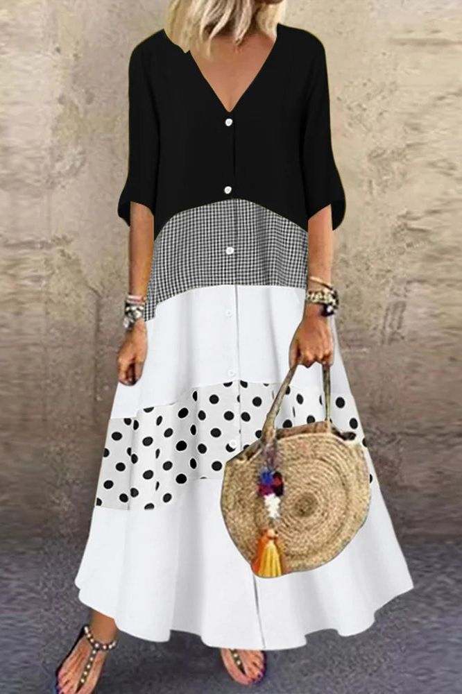 Flowy women's maxi dress in a relaxed fit, a stylish & comfortable choice for spring and summer days.