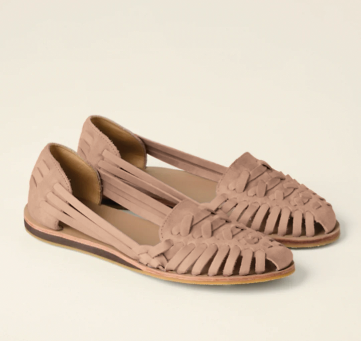 Everyday women's comfortable slip-on sandals. Ideal for warm weather, casual outings, and effortless summer fashion.