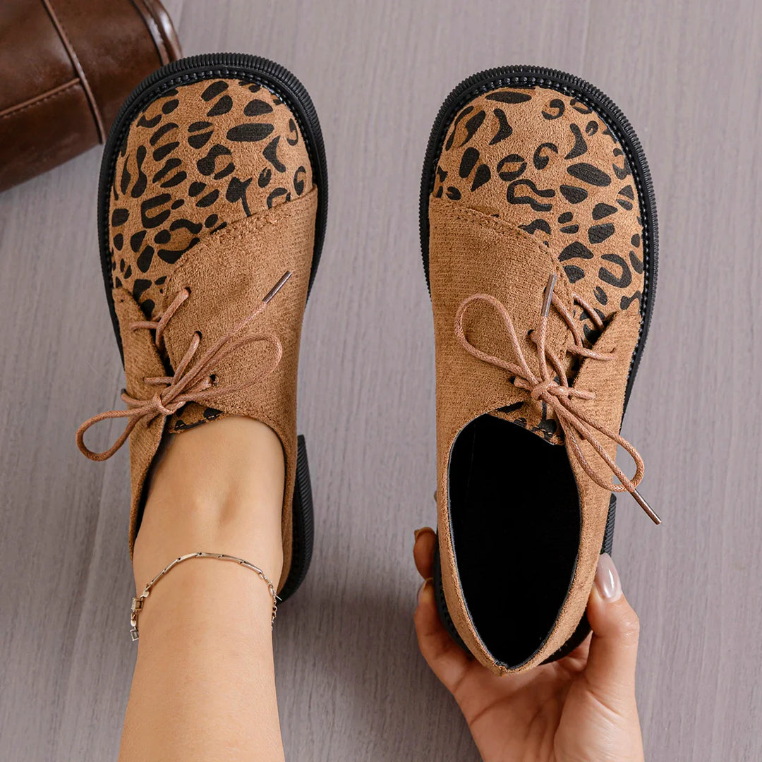Comfortable women's flats made from high-quality suede, ideal for casual occasions.