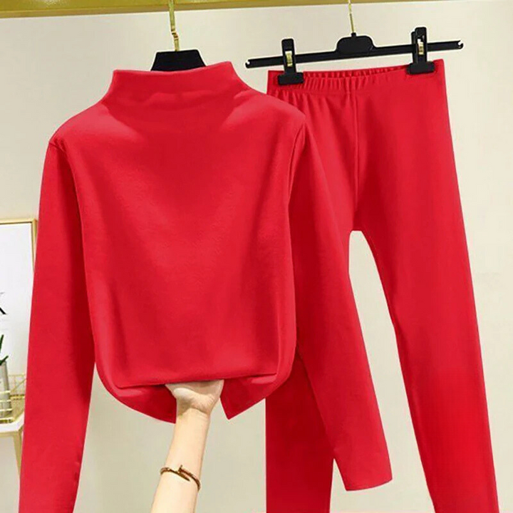 Eva women's comfortable fleece pullover and trousers set, ideal for cozy loungewear or casual winter fashion.