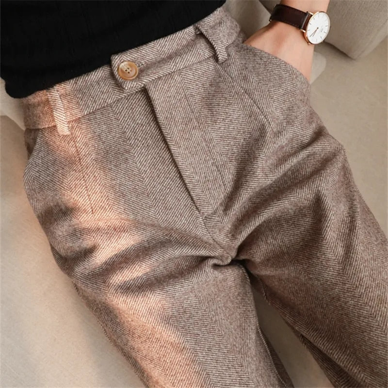 Stylish women's loose fit khaki harem pants, perfect for autumn/winter office or casual comfort.