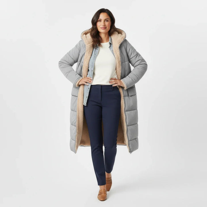 Quilted women's oversized puffer jacket, perfect for cold weather & cozy fall winter style.