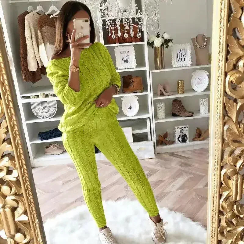 Ladies' knit tracksuit set for winter. Comfortable two-piece loungewear with a relaxed fit.