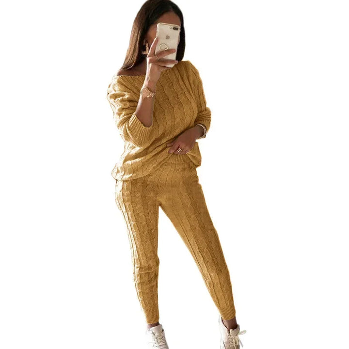 Stylish two-piece knit tracksuit for women. Cozy autumn & winter outfit, perfect for comfort.