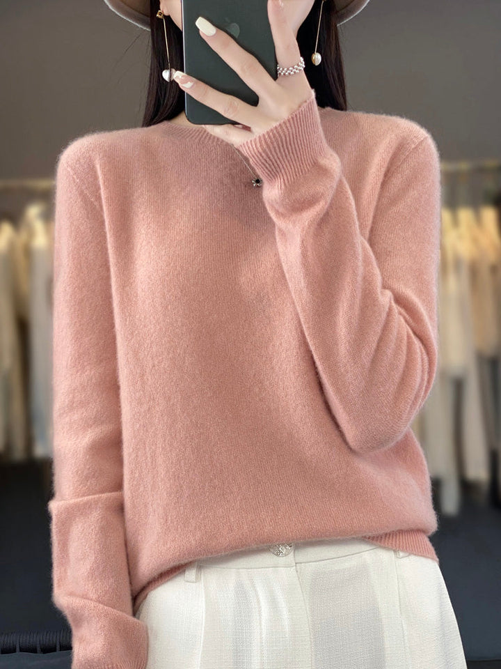 Comfortable women's long sleeve round neck pullover, perfect for cozy everyday wear.