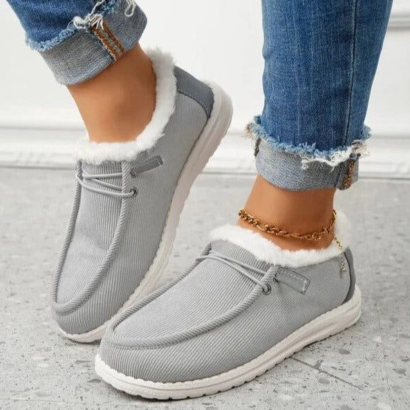 Non-slip women's everyday winter shoes, comfortable and cozy, with an easy slip-on style.