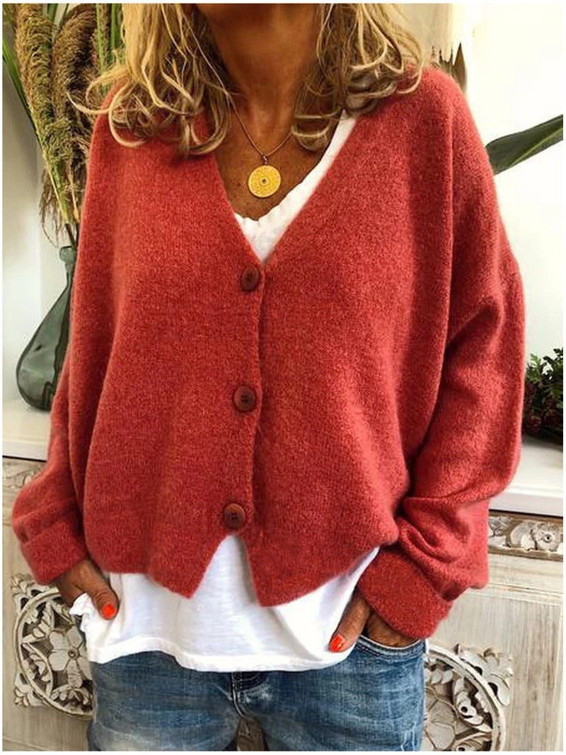 Versatile women's layering cardigan, perfect for casual autumn outfits & cozy comfort.