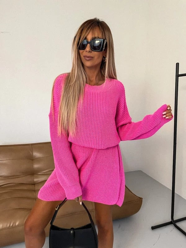 Cozy women's striped tunic, relaxed fit long sleeve top for autumn winter comfort & casual wear.
