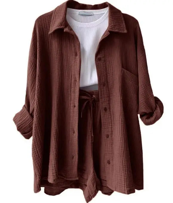 Women's summer outfit: a relaxed-fit crinkle lounge set in a dusty rose, perfect for warm weather.
