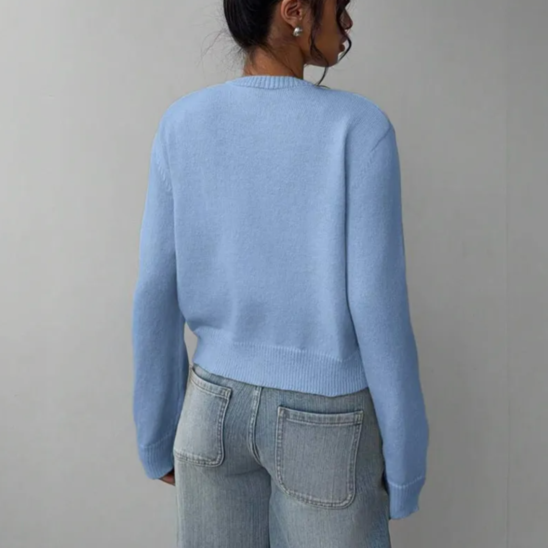 Fashionable women's cropped cardigan, a staple for spring and summer wardrobes