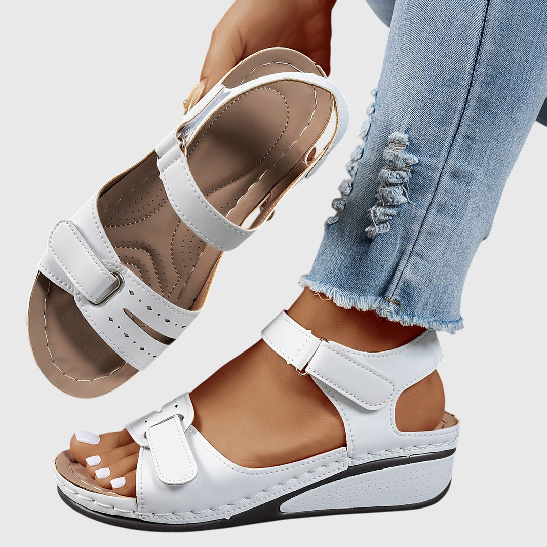 Women's ergonomic crystal comfort sandals, ideal for everyday wear with orthopedic foot support.