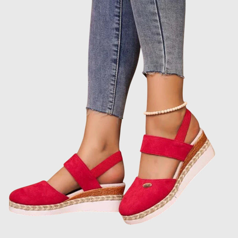 Heel & arch view: women's orthopedic walking sandals, emphasizing deep cushioning for superior pain relief.