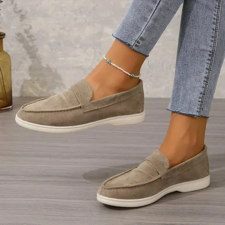 Versatile women's slip-on loafers: comfortable casual shoes for office & everyday fashion.