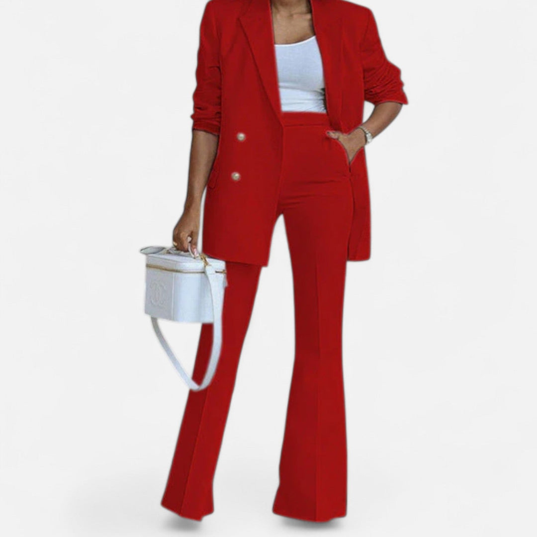 Casual chic women's pantsuit with a double-breasted blazer, versatile for various occasions