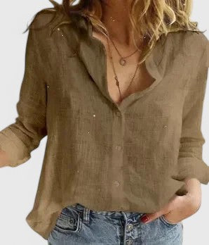 Versatile women's button-down top with a stylish lapel, a wardrobe staple for any season.