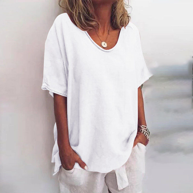 Versatile women's blouse, relaxed fit, ideal for casual chic style. Comfortable long sleeve modern top.