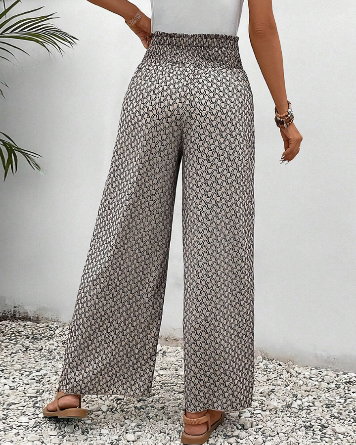 Stylish women's wide-leg pants. Versatile, flowy, and elegant trousers for both casual and chic fashion looks.